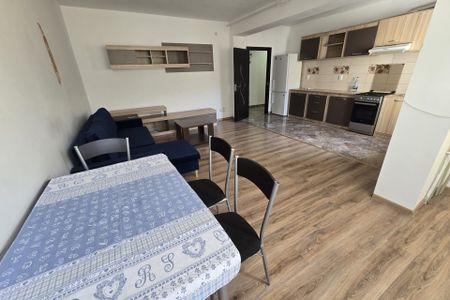 Apartament de inchiriat 3 camere Valea Lupului - Photo 2