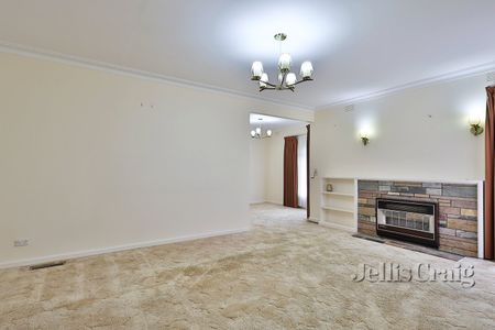 13 Terang Avenue, Burwood East - Photo 2