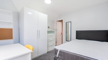 8 bedroom terraced house to rent - Photo 5