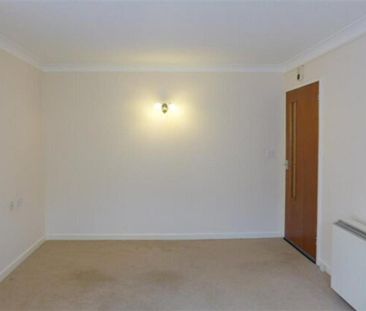 1 bedroom retirement property to rent - Photo 2