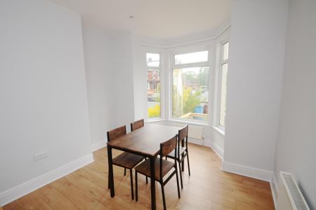 4 bedroom terraced house to rent - Photo 2
