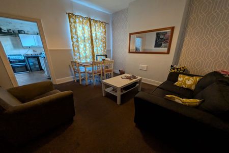 Station Road (Room 2), Beeston, NG9 2AZ - Photo 2