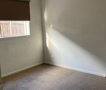Modern Four Bedroom Home - Photo 2