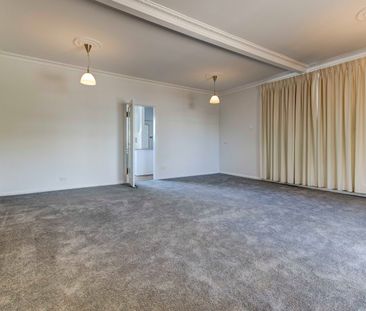 69 Kent Street, Deakin ACT 2600 - House For Rent | Domain - Photo 1