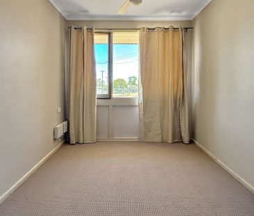 Three-Bedroom Home Close to Schools and Local Shops - Photo 1