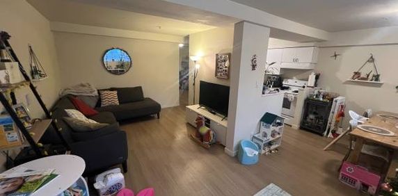 1 Bedroom 1 Bath LARGE SUITE! South Granville $2000 - Photo 2