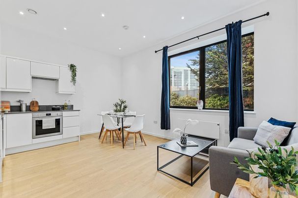 Studio to rent - Photo 1