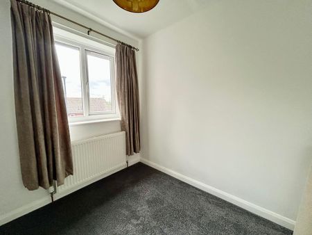 3 bedroom end of terrace house to rent - Photo 4