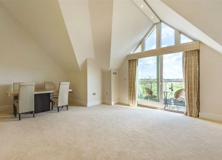 Wayneflete Place, Esher, Surrey, KT10 flat to rent - Photo 2