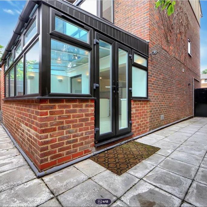 5 bedroom terraced house to rent - Photo 1