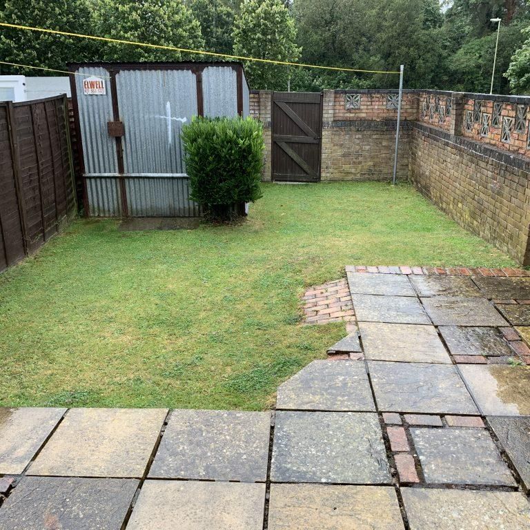 3 bedroom end of terrace house to rent - Photo 1