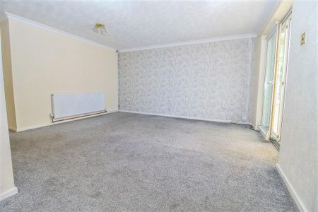 3 bedroom semi-detached house to rent - Photo 3