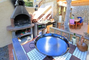 Villa for rent in Cumbre del Sol with 5 bedrooms