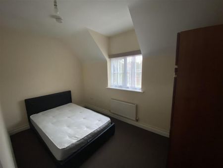 3 bedroom maisonette to rent - Photo 3