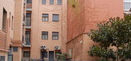 Estudio de alquiler muy económico en Madrid - Photo 5