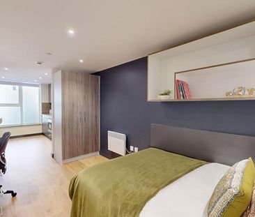 1 bedroom in a flat share to rent - Photo 5