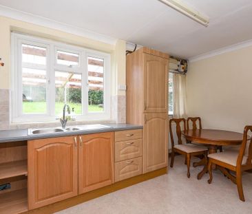 3 bedroom semi-detached house to rent - Photo 5