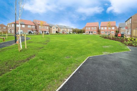 Chalk Hill Drive, Sherburn In Elmet - Photo 2