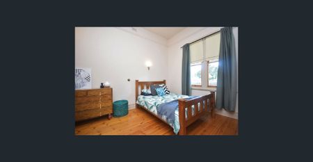 Character & Charm - Photo 3