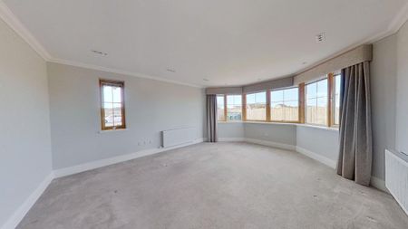 5 bedroom detached house to rent - Photo 2