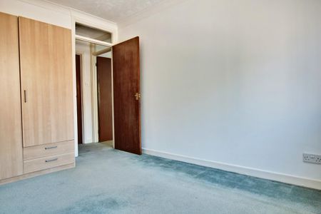 1 bedroom ground floor flat to rent - Photo 3