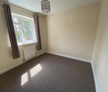 3 bedroom semi-detached house to rent - Photo 6