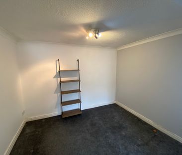 Hamilton Court - Photo 6