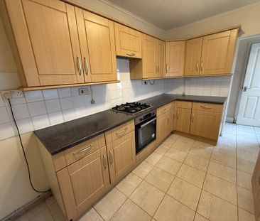 3 bedroom terraced house to rent - Photo 6