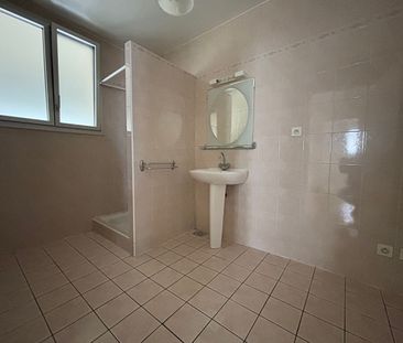 Location Appartement 2 pièces 63m² - Photo 5