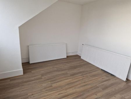 3 bedroom apartment to rent - Photo 4