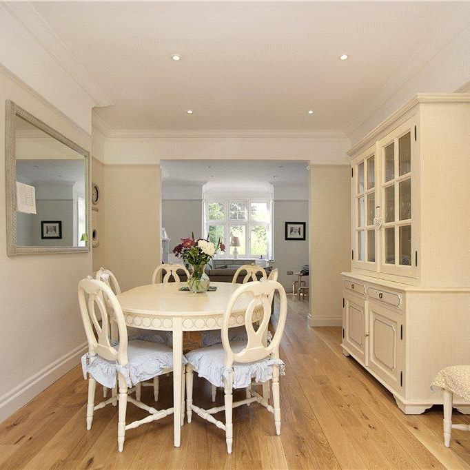 4 bedroom detached house to rent - Photo 1