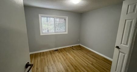 63 Burns Circle Barrie | $2100 per month | Plus Heat | Plus Water | Plus Hydro - Photo 3