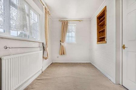 Jordans Close, Stanwell, Staines-upon-thames, TW19 - Photo 5