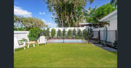 Beachside Charm – Renovated Home Just 400m to Mudjimba Beach - Photo 4