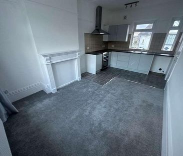 First Floor Flat, Castle Road, TQ1 - Photo 6