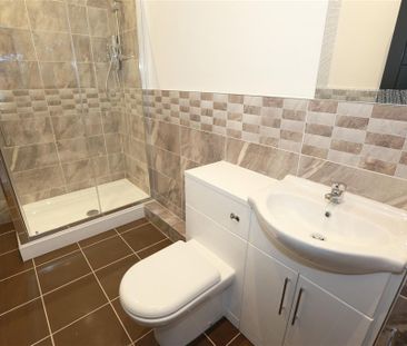 High Street - Photo 5