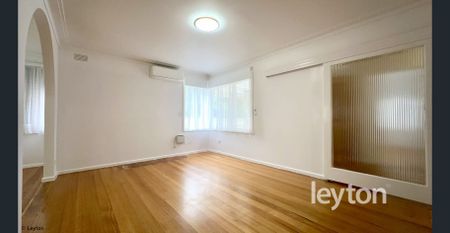 A beautiful home for the family! - Photo 2