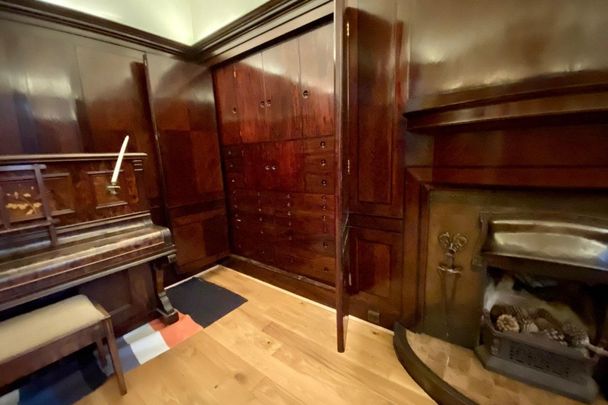 Botham Hall Road, Huddersfield - Photo 1