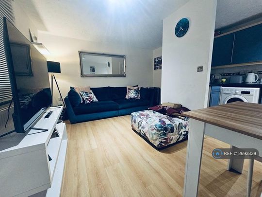 2 bedroom maisonette to rent - Photo 1