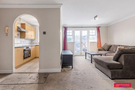 2 bedroom flat to rent - Photo 3