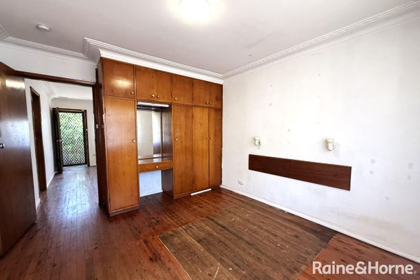 Charming & Convenient One-Bedroom Haven - Photo 1