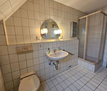 Gepflegte 3 ZKB in einem ruhigem 3 Parteienhaus sucht einen neuen M... - Photo 3