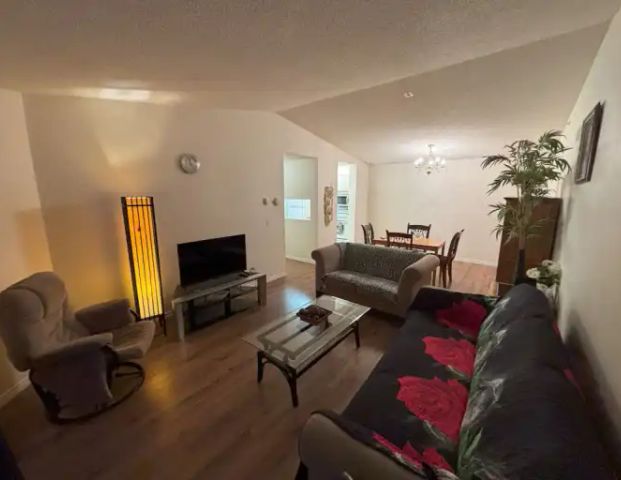 LARGE FURNISHED APT - 2 Bed / 2 Bath, HEATED PARKING & WALK TO LRT STATION | 404 - 55 Arbour Grove Close Northwest, Calgary - Photo 1