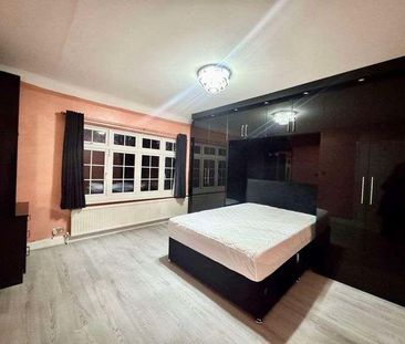 Hillingdon Hill, Uxbridge, UB10 - Photo 4