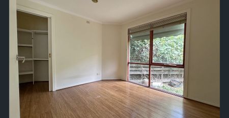 Cosy home with bright granny flat - Photo 5