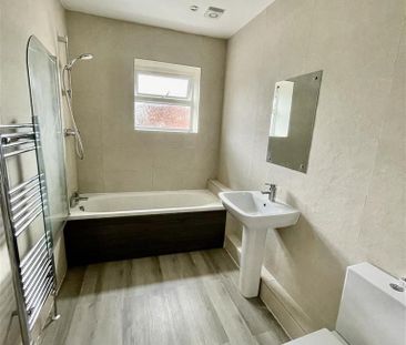 3 bedroom terraced house to rent - Photo 6