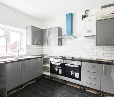 4 bedroom detached house to rent - Photo 5