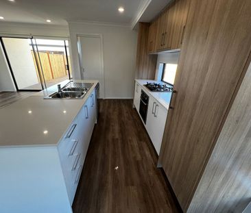 Splendid 3Br Modern Townhouse in Thornhill Park! - Photo 6