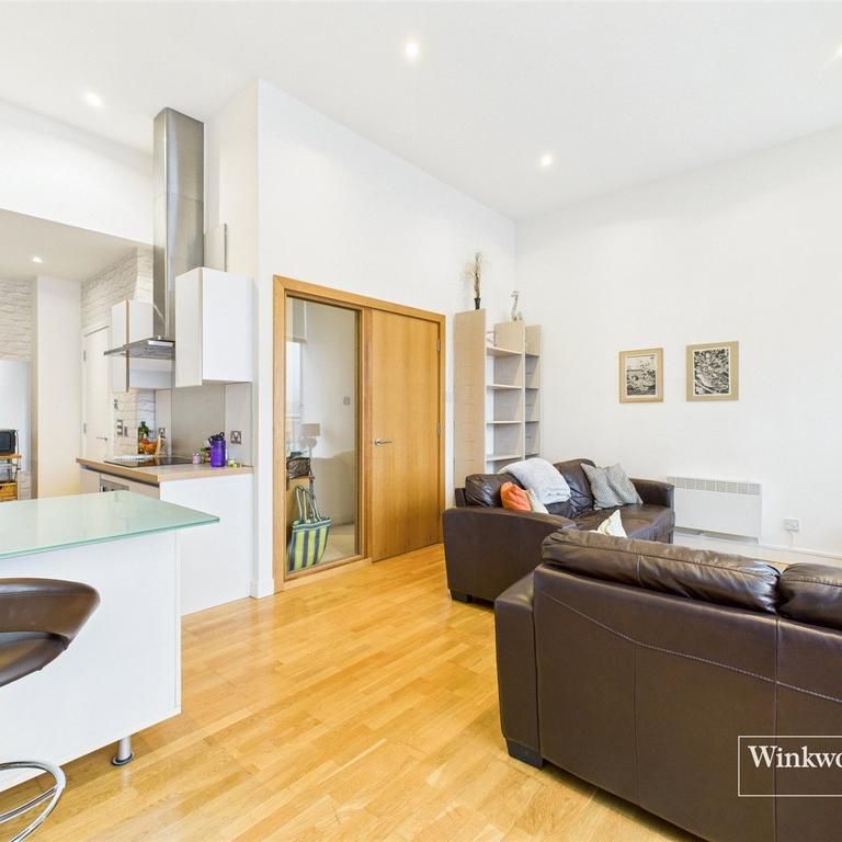 1 bedroom penthouse to rent - Photo 1