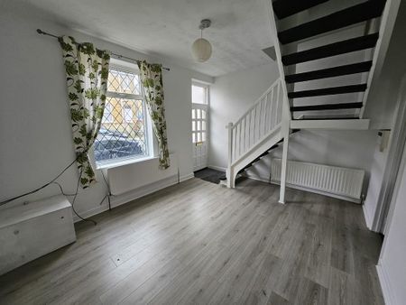2 bedroom terraced house to rent - Photo 2